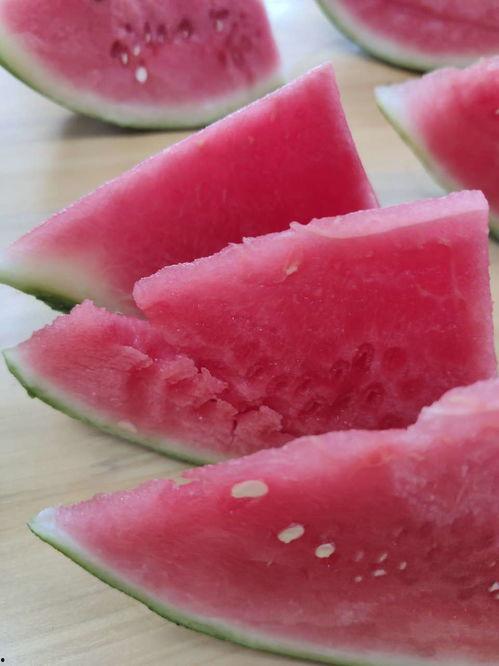 大瓜吃不吃,揭秘娱乐圈的甜蜜与苦涩