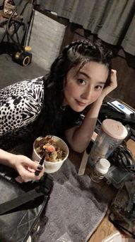 吃瓜女友图片高清壁纸